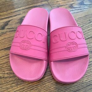Gucci pink pool slides